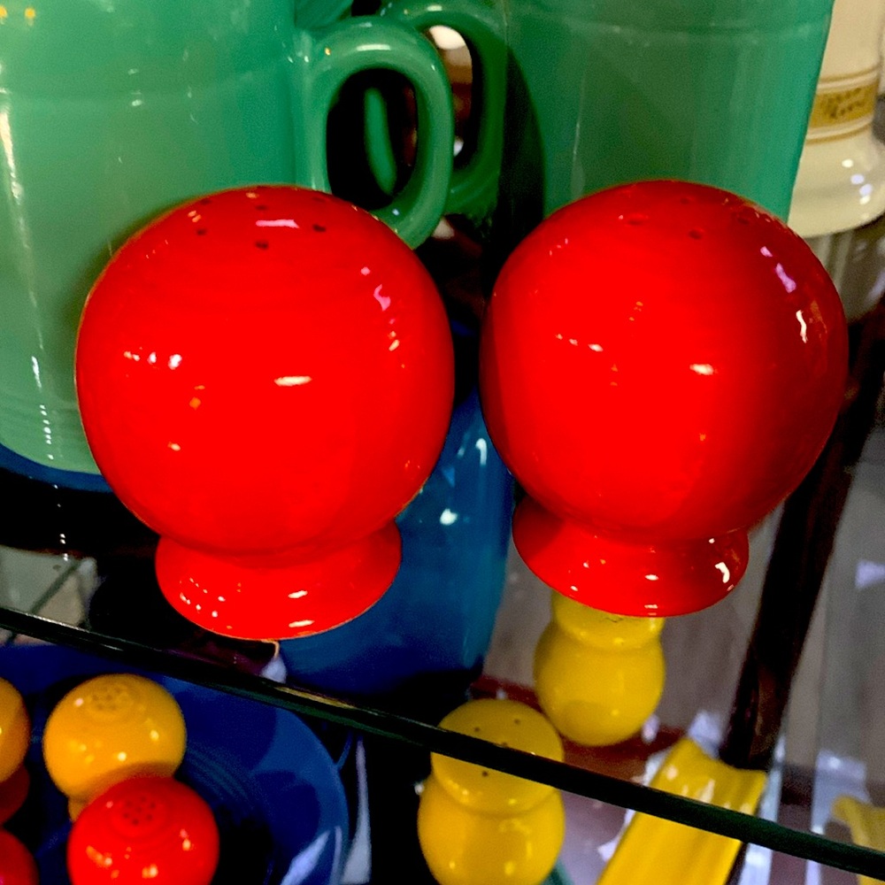 Fiesta 3oz Radioactive Red Vintage Shakers!!!!